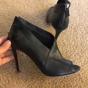Halogen Black booties! EUC
